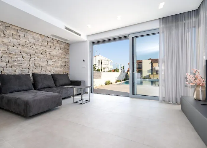 Вилла Luxury Semidetached Smokva 1 - Near The Center And Sea - By Traveler Tourist Agency Krk *