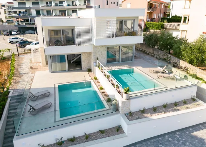 Вилла Luxury Semidetached Smokva 1 - Near The Center And Sea - By Traveler Tourist Agency Krk *