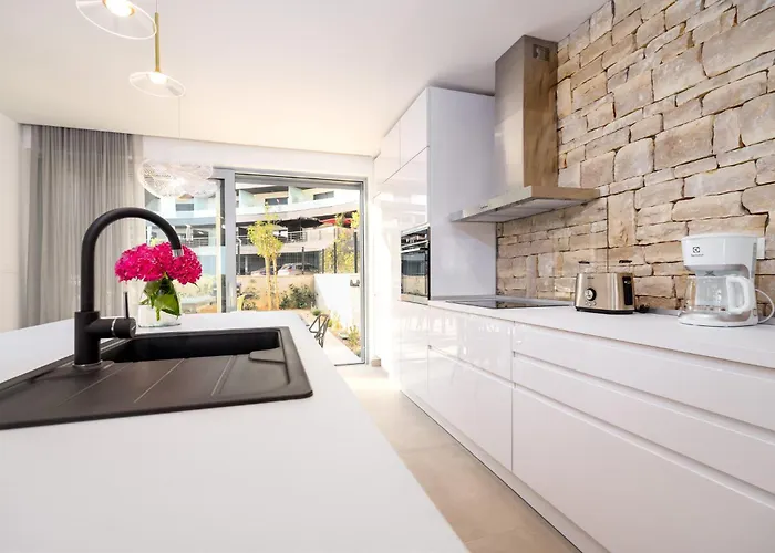 Luxury Semidetached Smokva 1 - Near The Center And Sea - By Traveler Tourist Agency Krk Крк