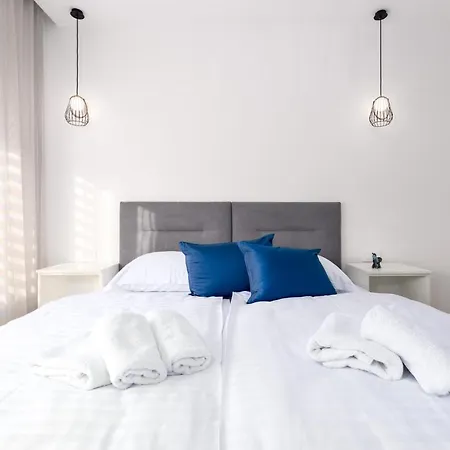 Luxury Semidetached Smokva 1 - Near The Center And Sea - By Traveler Tourist Agency Krk Villa
