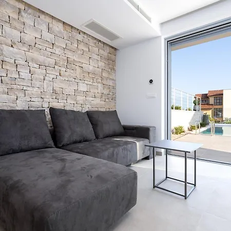 Luxury Semidetached Smokva 1 - Near The Center And Sea - By Traveler Tourist Agency Krk *