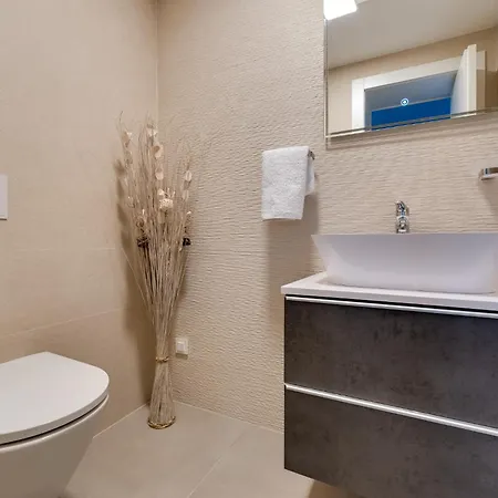Villa Luxury Semidetached Smokva 1 - Near The Center And Sea - By Traveler Tourist Agency Krk