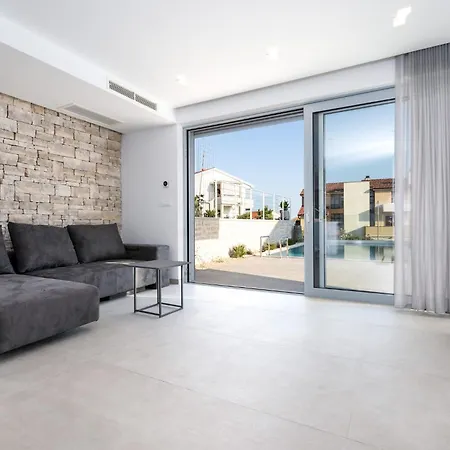 Villa Luxury Semidetached Smokva 1 - Near The Center And Sea - By Traveler Tourist Agency Krk *