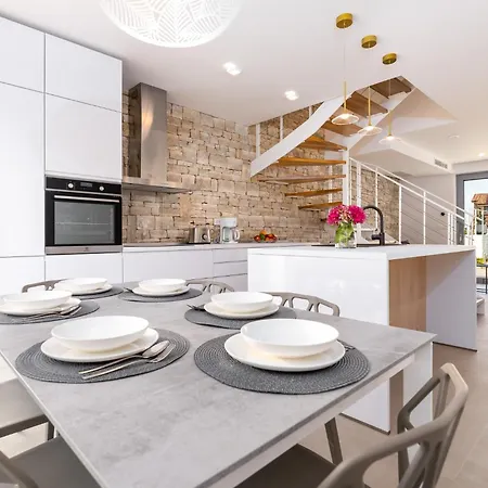 Luxury Semidetached Smokva 1 - Near The Center And Sea - By Traveler Tourist Agency Krk Villa Krk Town