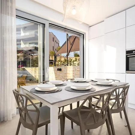 Villa Luxury Semidetached Smokva 1 - Near The Center And Sea - By Traveler Tourist Agency Krk Krk Town