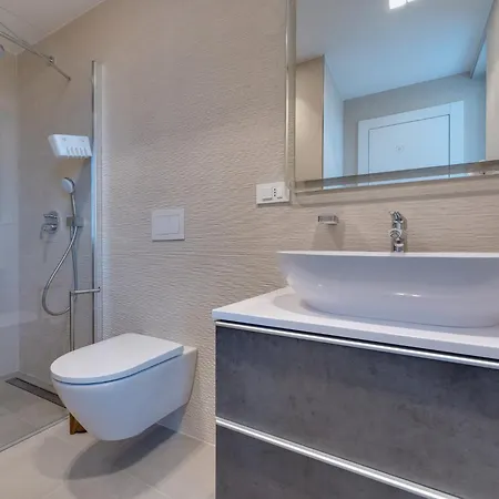 Luxury Semidetached Smokva 1 - Near The Center And Sea - By Traveler Tourist Agency Krk Villa