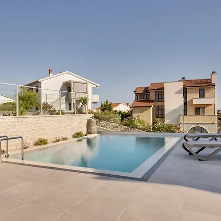 Villa Luxury Semidetached Smokva 1 - Near The Center And Sea - By Traveler Tourist Agency Krk Krk Town