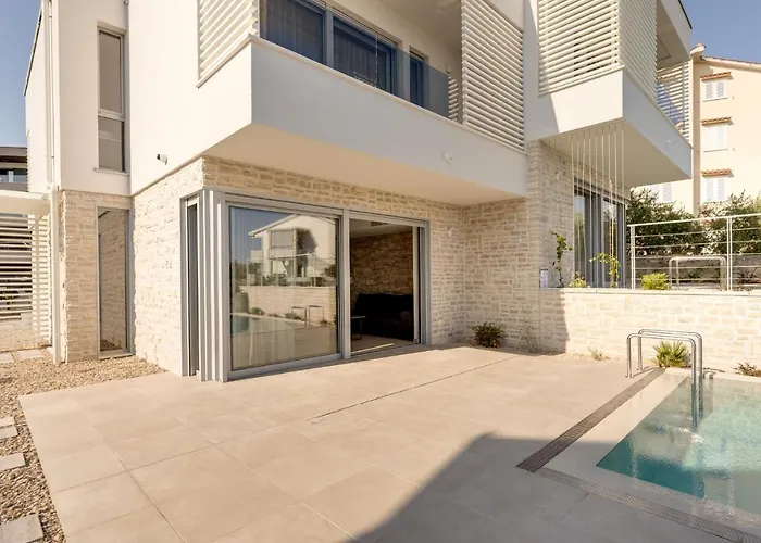 Vila Luxury Semidetached Smokva 1 - Near The Center And Sea - By Traveler Tourist Agency Krk