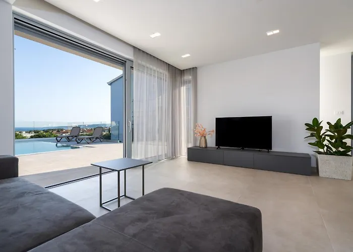 Luxury Semidetached Smokva 1 - Near The Center And Sea - By Traveler Tourist Agency Krk Vila