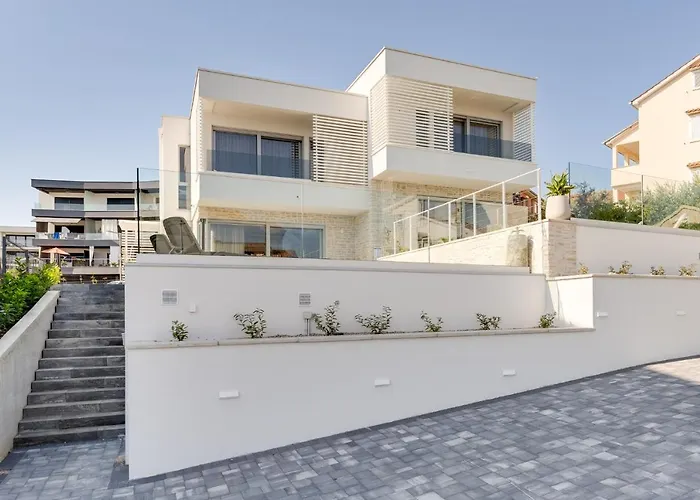 Villa Luxury Semidetached Smokva 1 - Near The Center And Sea - By Traveler Tourist Agency Krk Krk Town