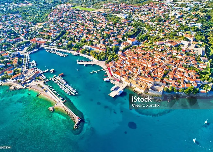 Luxury Semidetached Smokva 1 - Near The Center And Sea - By Traveler Tourist Agency Krk